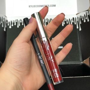 Kylie Cosmetics “Merry” Lip Kit